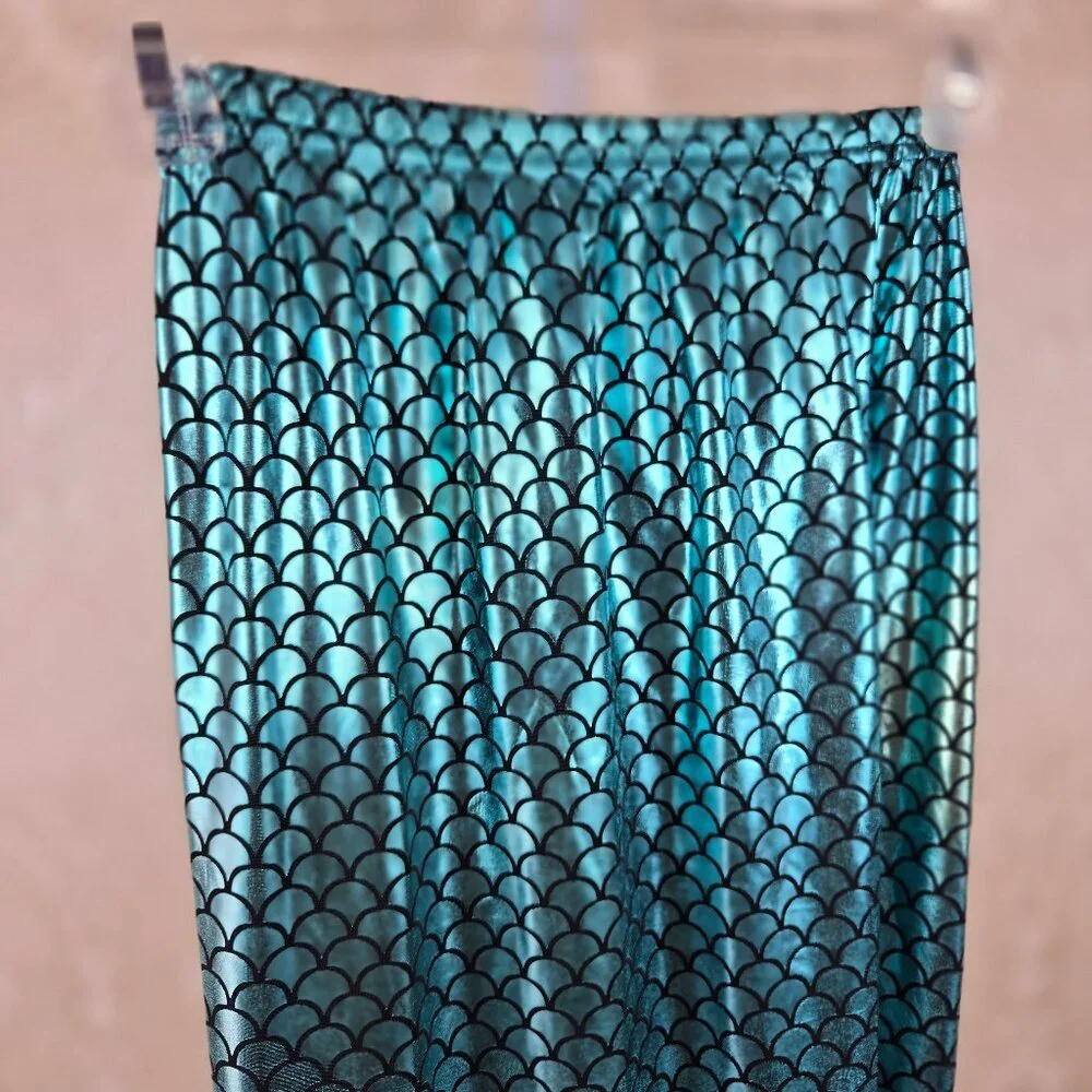 Ghnatygren Size Medium Blue/Green Mermaid Tail Printed Scales Imaginative Play